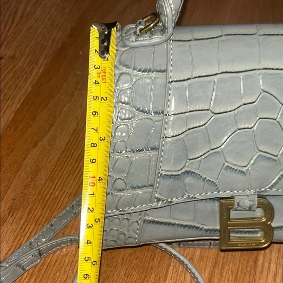 Gray Crocodile Embossed Handbag - Picture 4 of 7